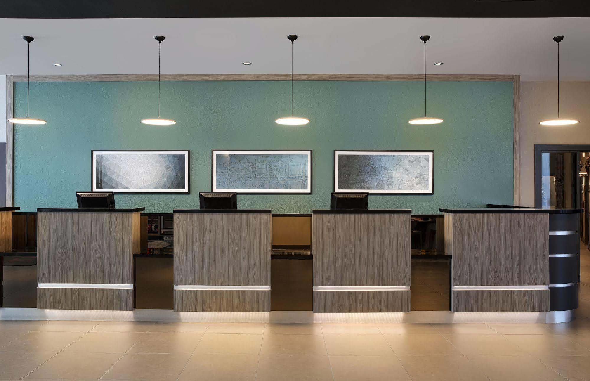 Leonardo Hotel London Watford Уотфорд Экстерьер фото